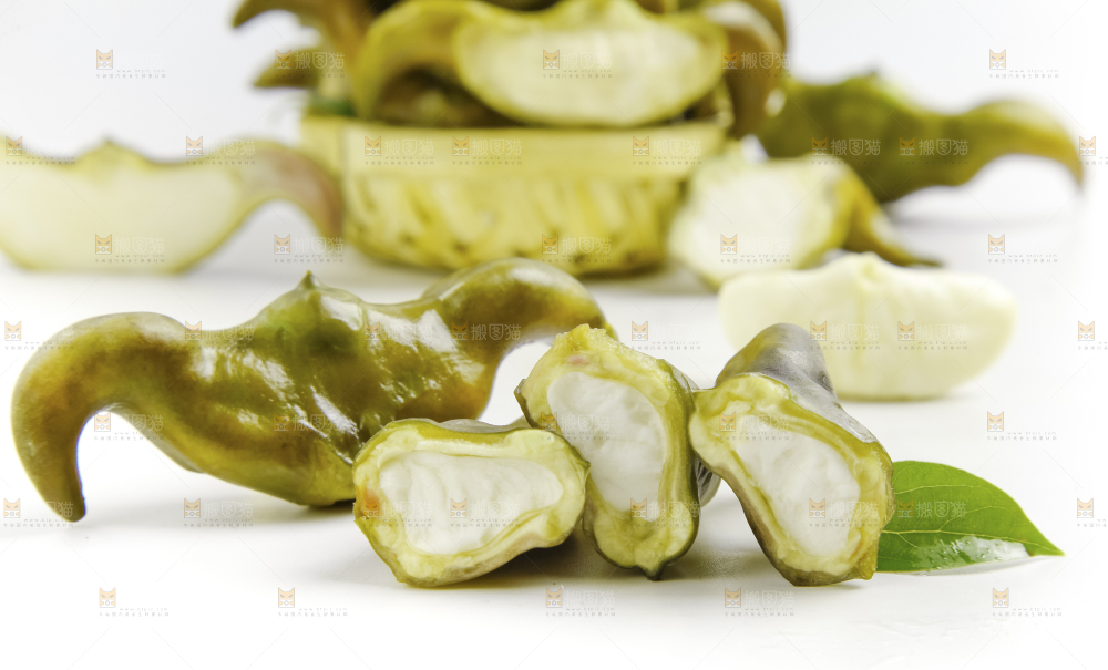 白底上的菱角