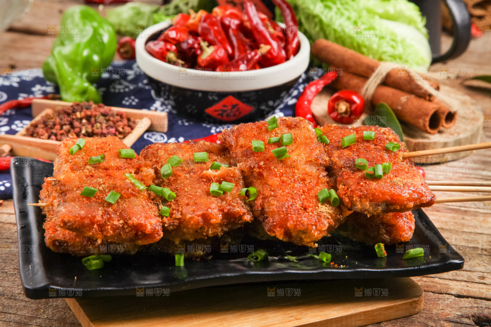 签子上穿着香酥带鱼