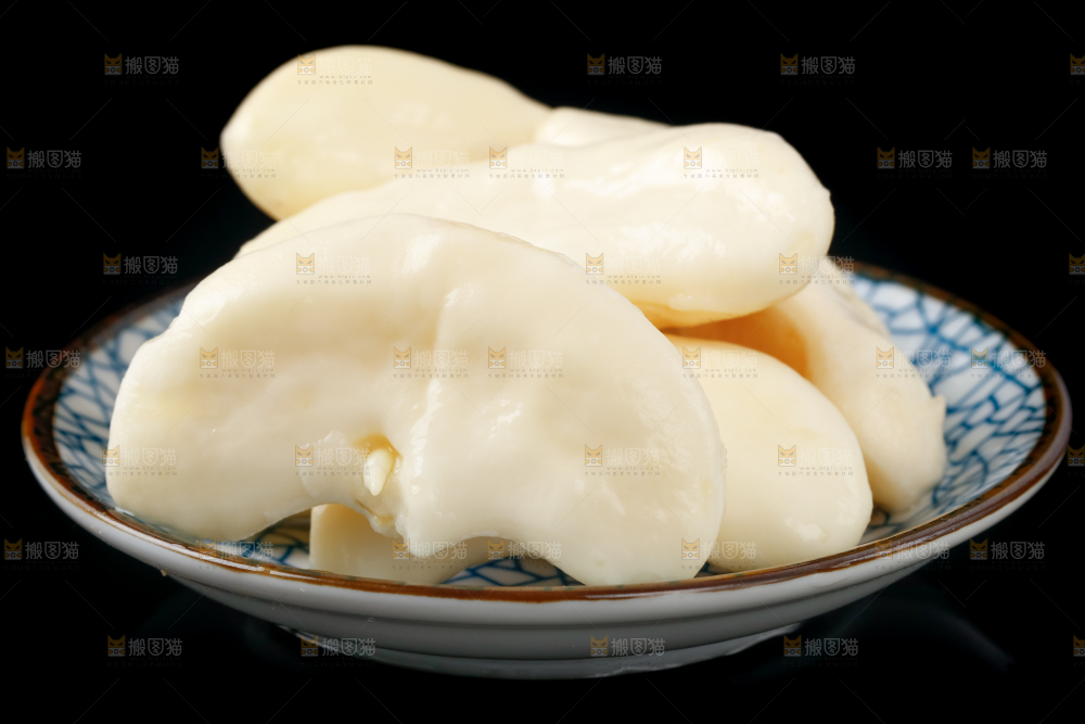 深底上的洪湖菱角