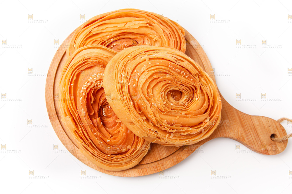 白底上的手撕面包