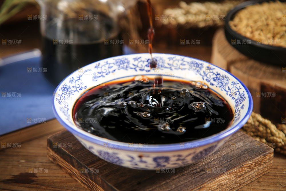 盘子里装着老陈醋