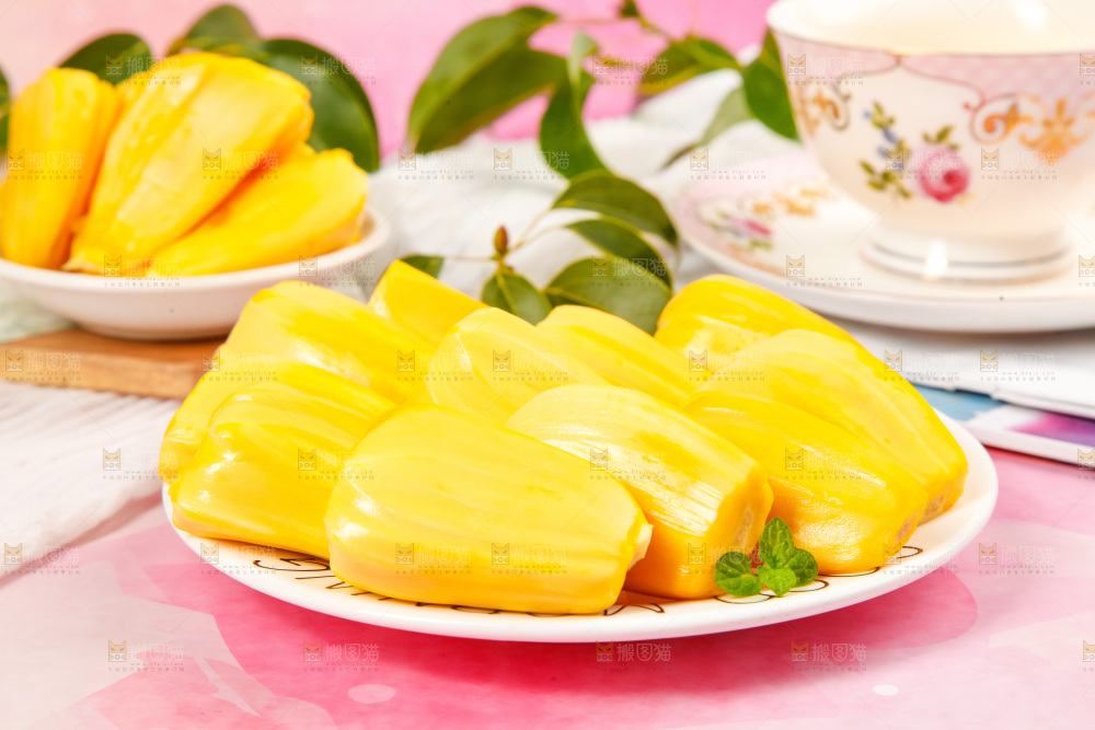 盘子里的泰国黄心菠萝蜜