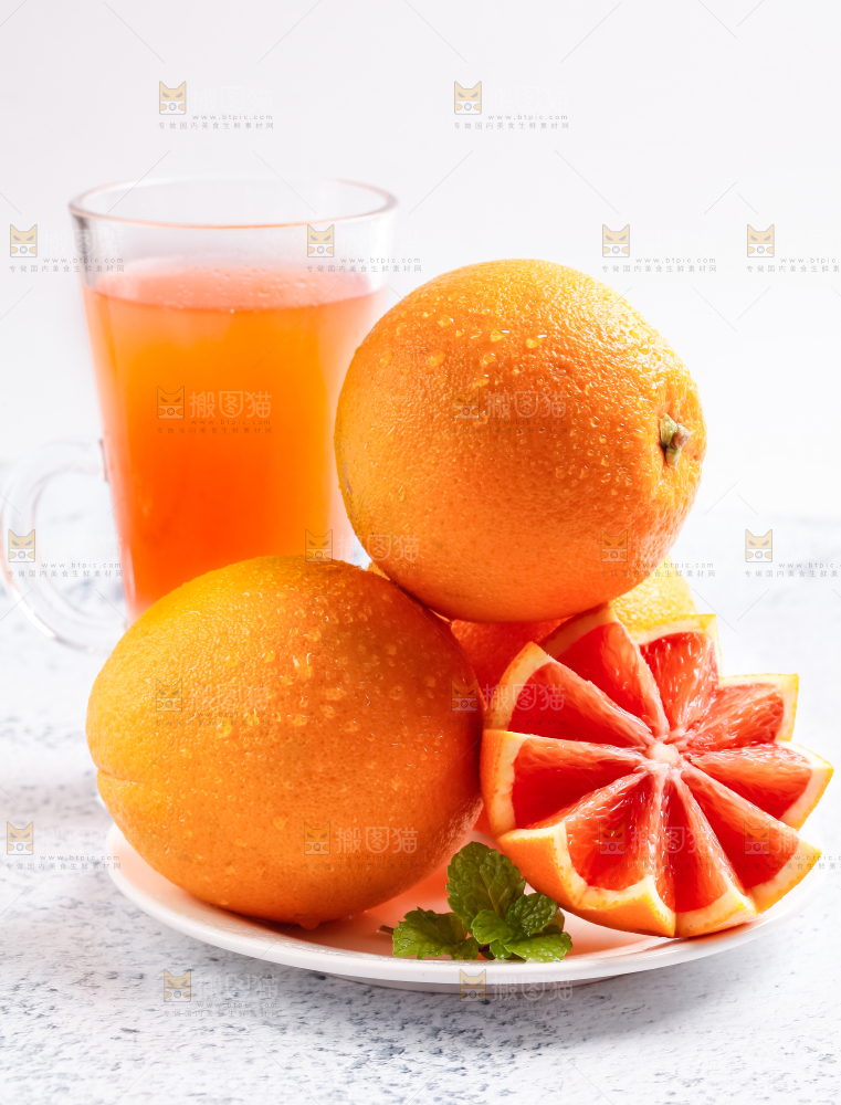 盘子里的橙子