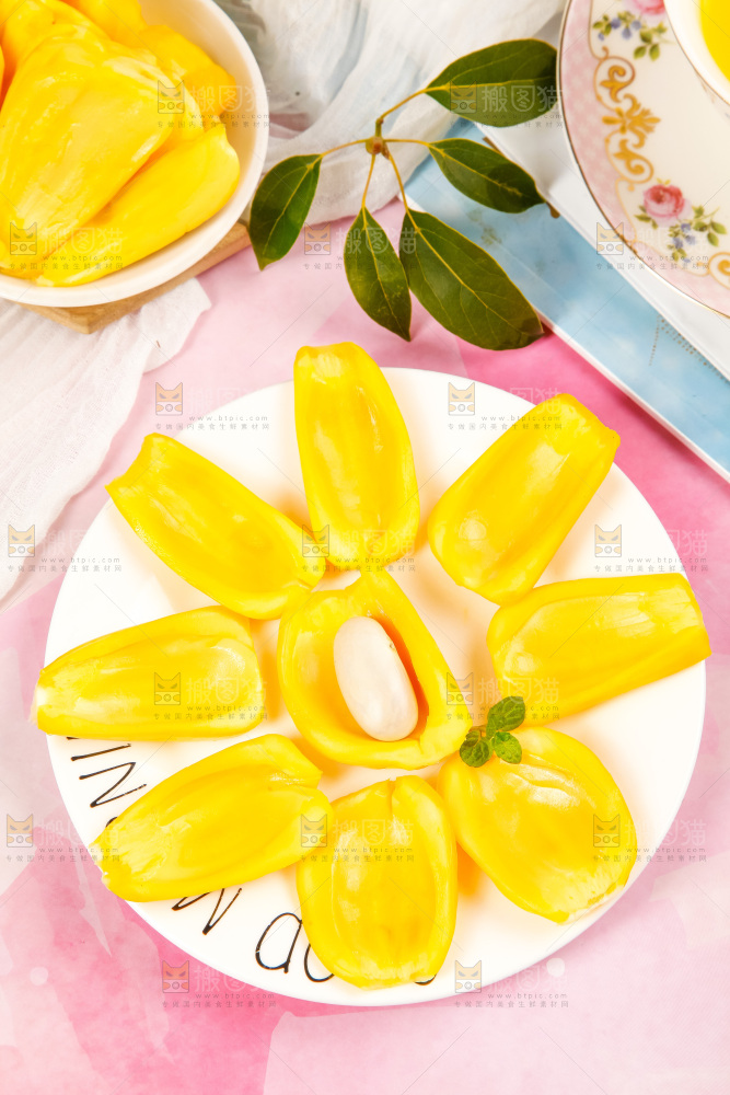 盘子里的泰国黄心菠萝蜜