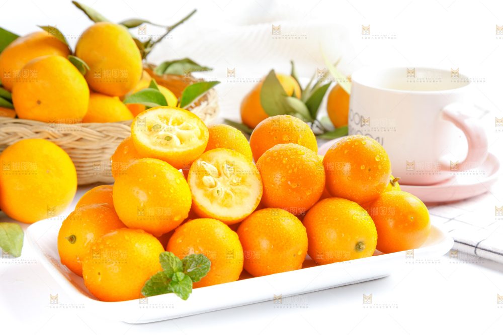 盘子里装着广西小金桔