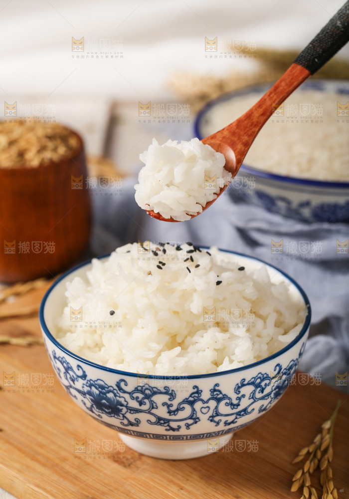 碗里装着米饭