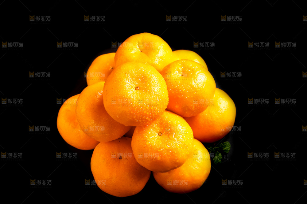 黑底上的椪柑