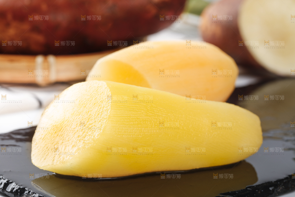 石板上放着地参果