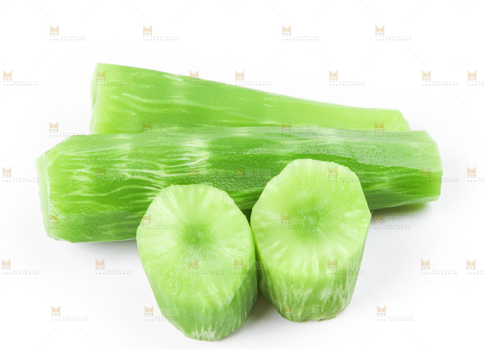 白底上摆放着莴苣