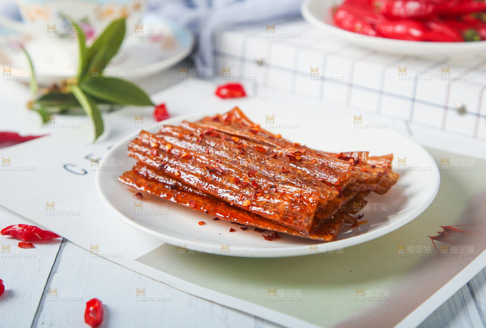 盘子里的辣条