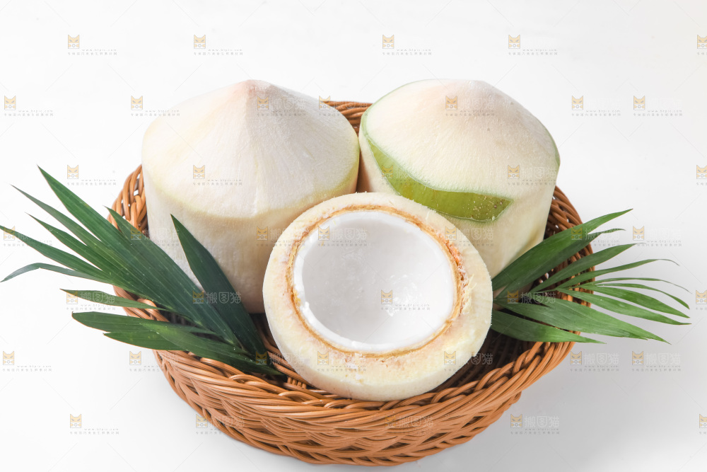 篮子里装着香水椰青