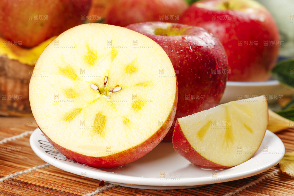 盘子里装着新疆丑苹果