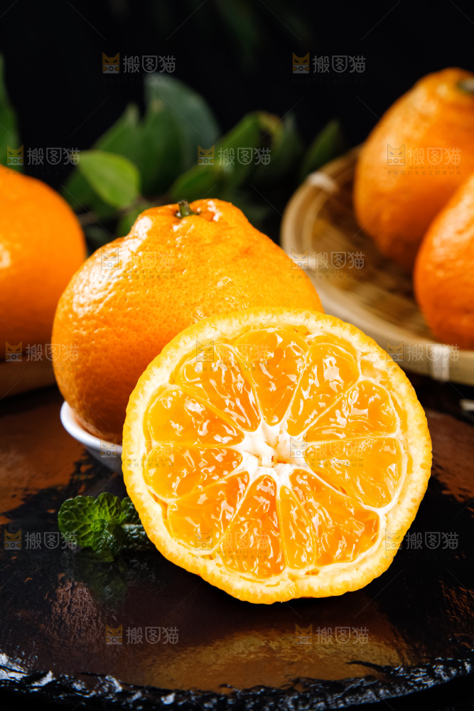 黑石板上的不知火丑橘