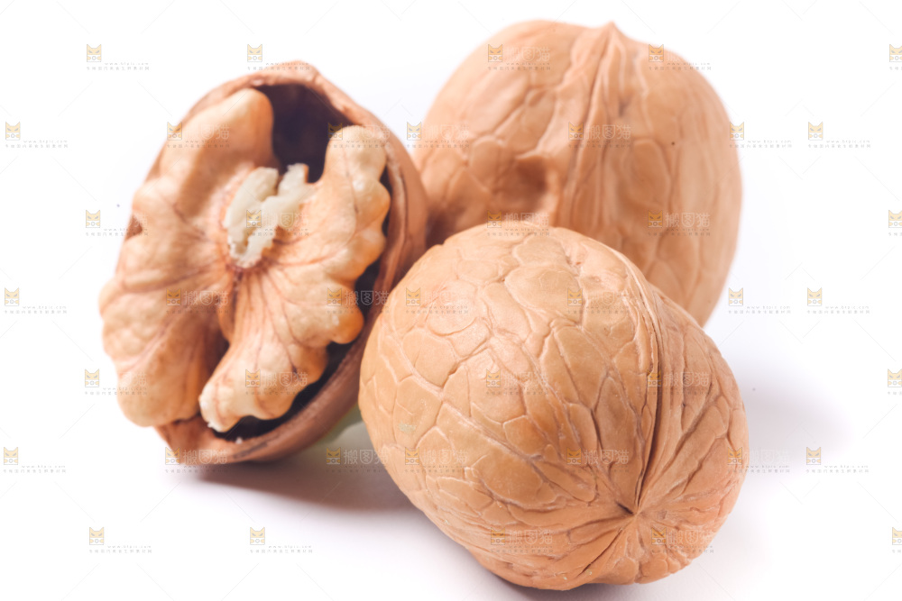 白底上的新疆核桃