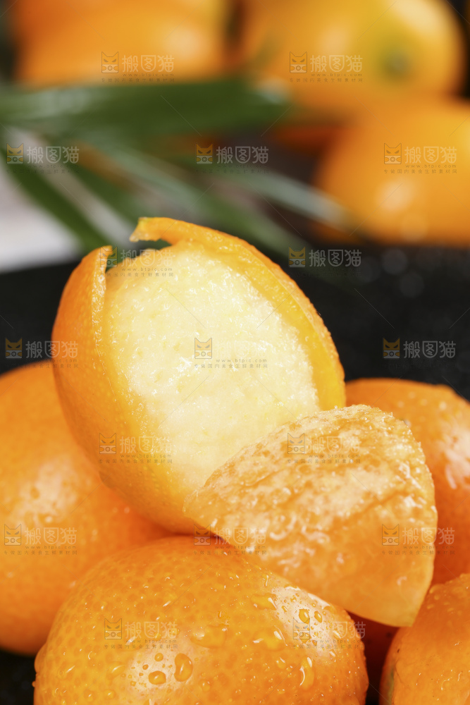 黑石板上的广西金钱橘
