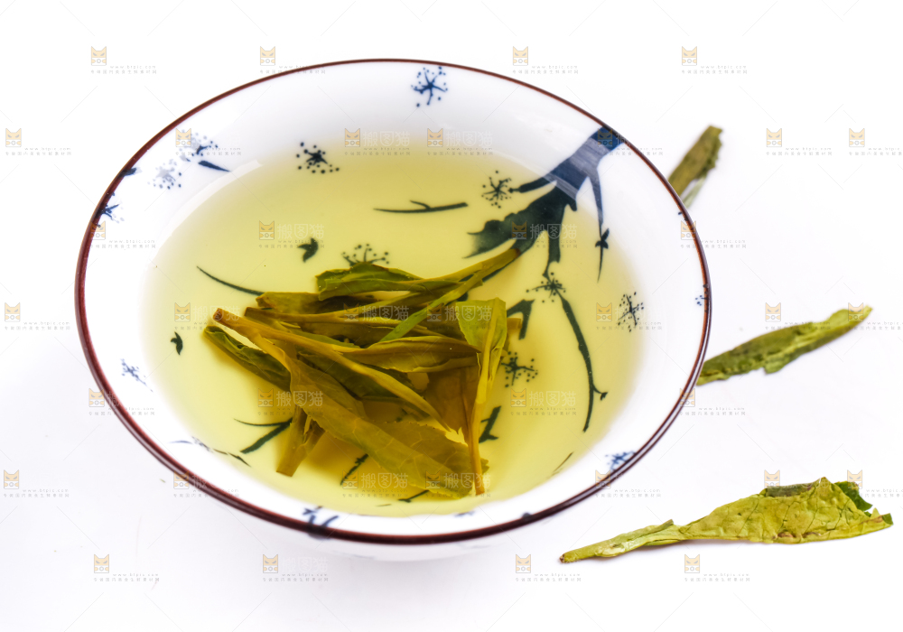 杯子里的龙井茶