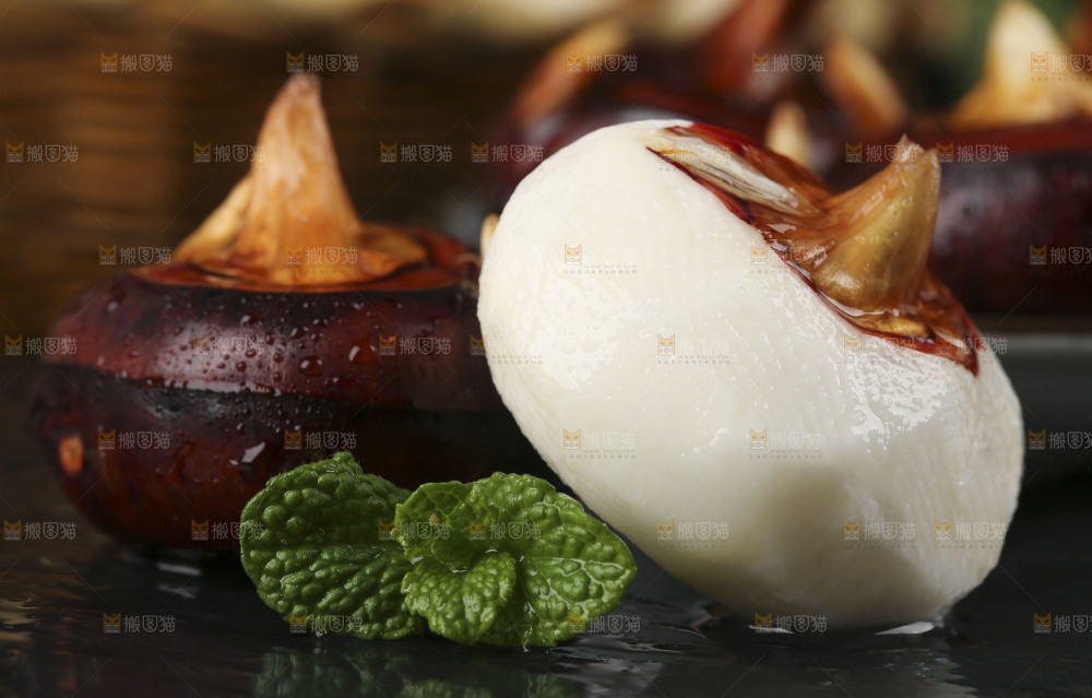 黑石板上的荔浦马蹄