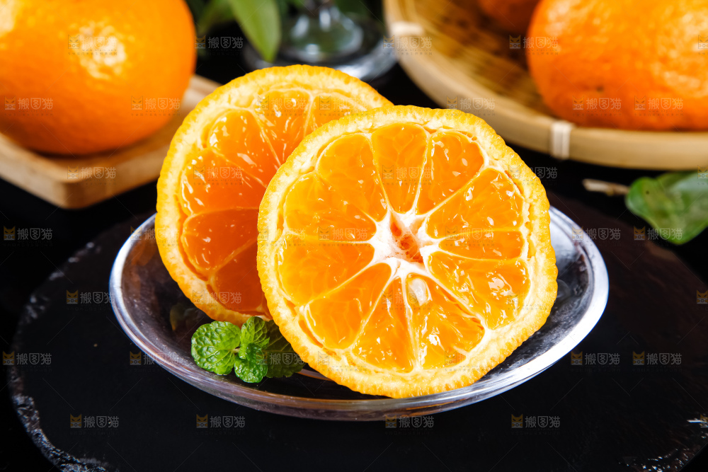 黑石板上的不知火丑橘