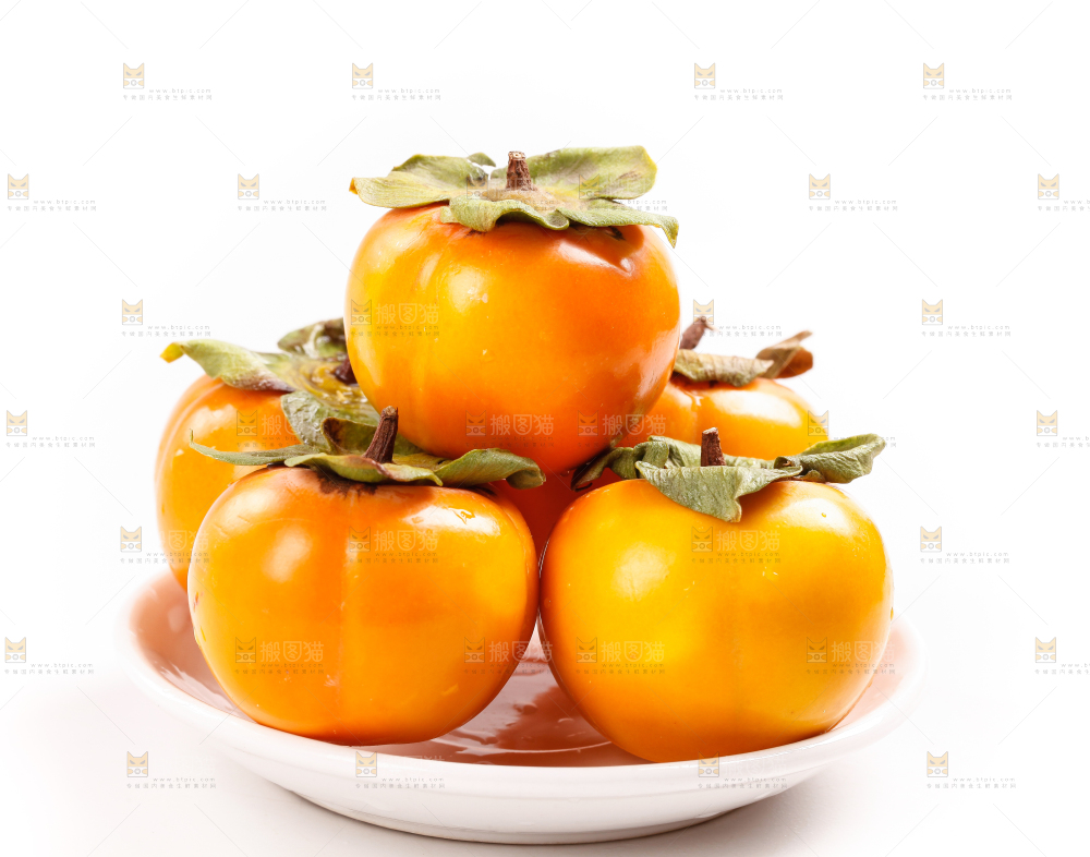 盘子里装着大柿子