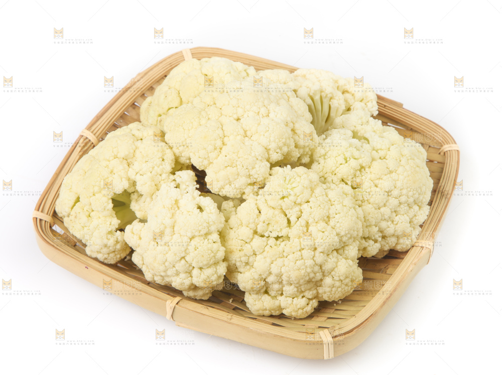 篮子里装着菜花
