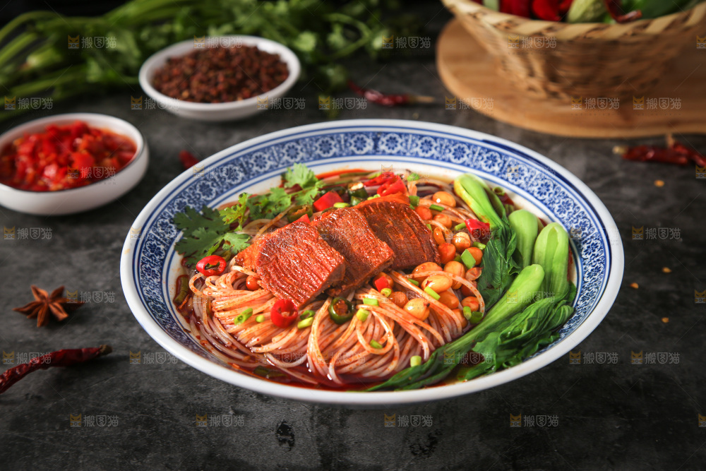 碗里的牛肉粉