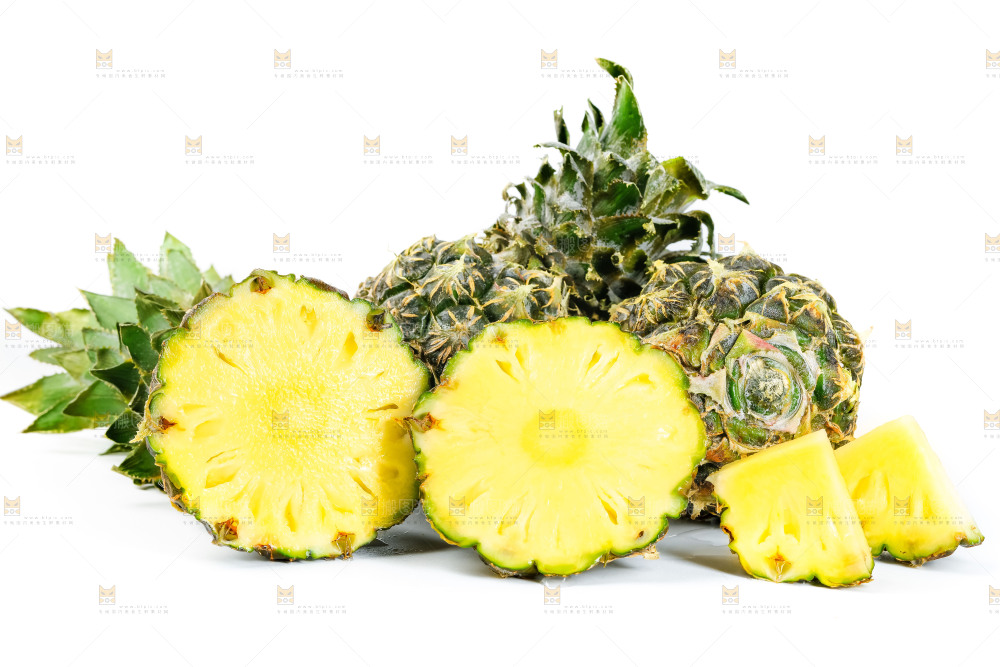白底上的泰国迷你小菠萝