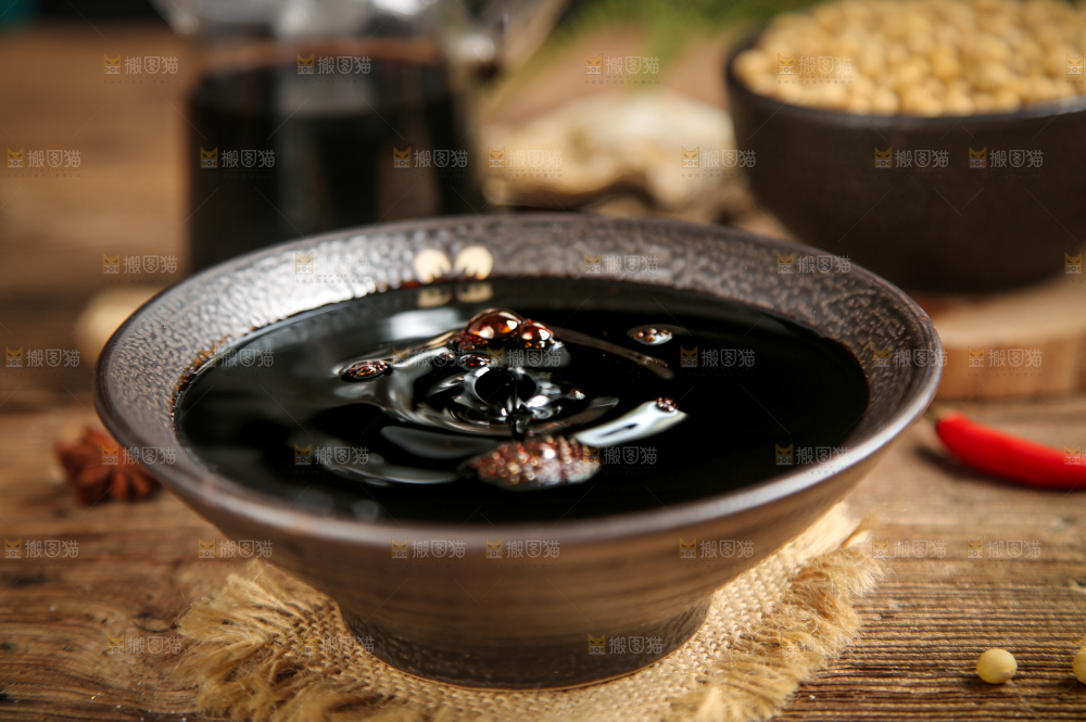 盘子里的蚝油