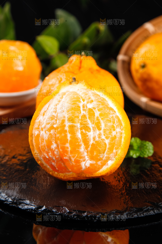 黑石板上的不知火丑橘