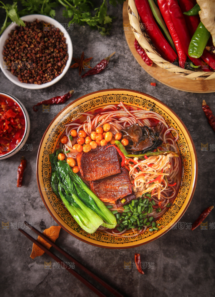 碗里的牛肉粉