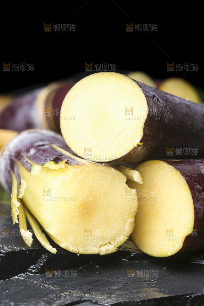 石板上放着广西黑皮甘蔗