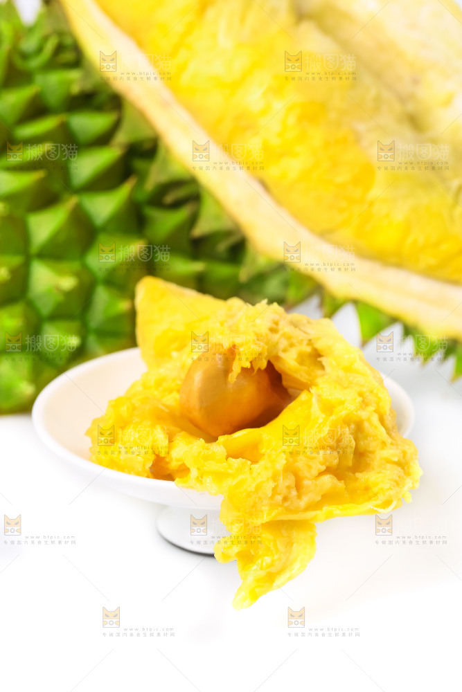 白底上放着泰国金枕榴莲