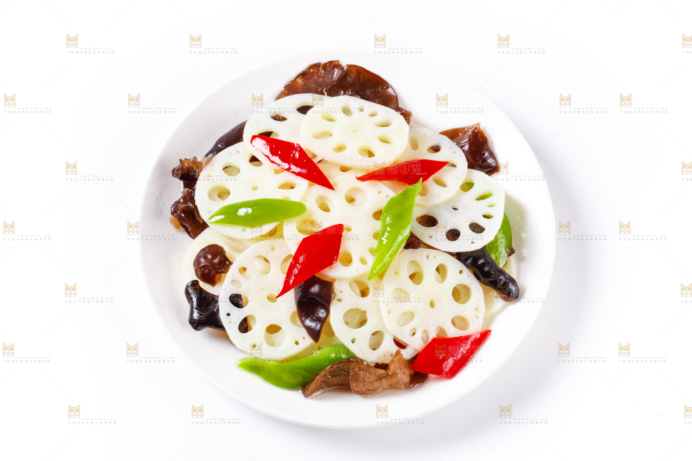盘子里的藕片炒木耳