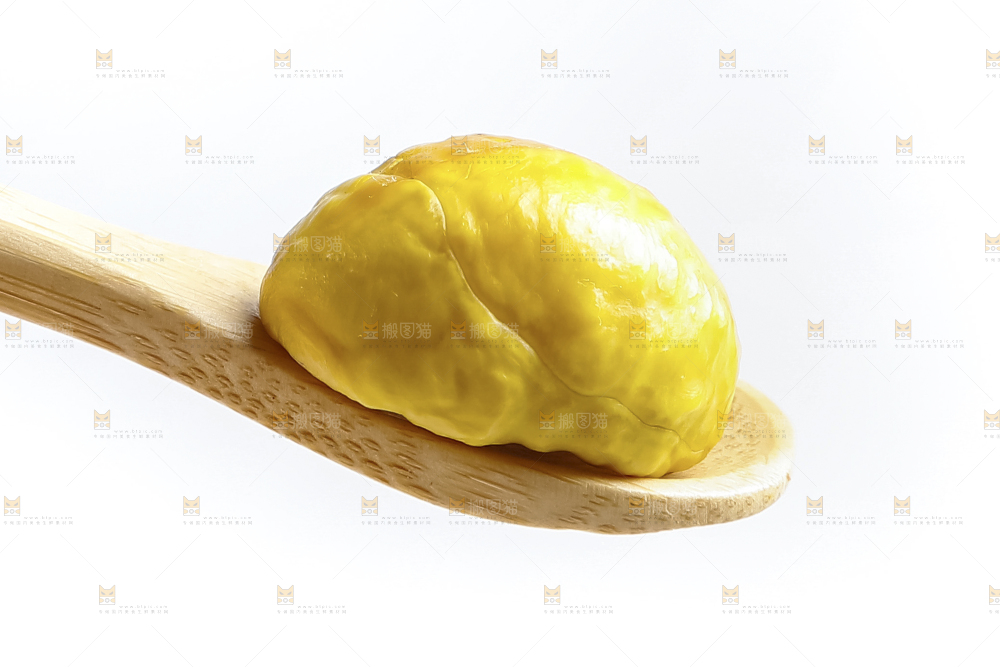 白底上的熟板栗