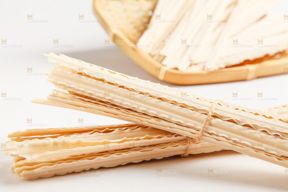 白底上的挂面