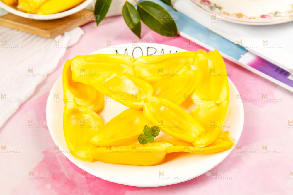 盘子里的泰国黄心菠萝蜜