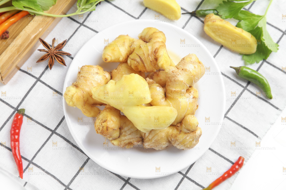 盘子里的小黄姜