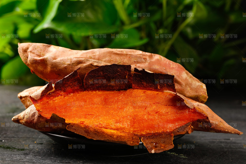 木板上的红薯