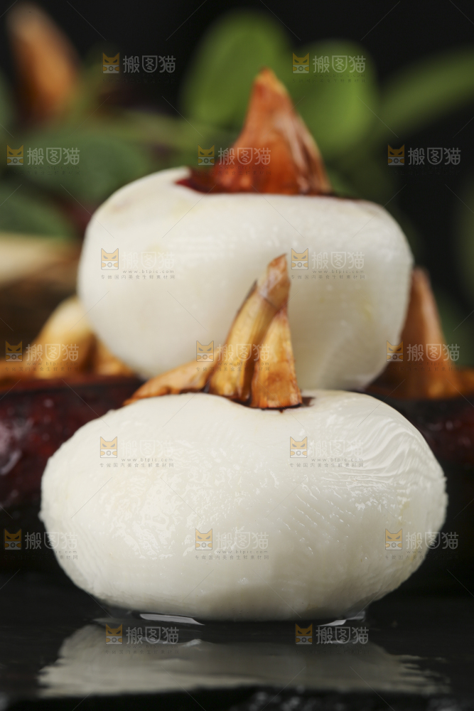 黑石板上的荔浦马蹄