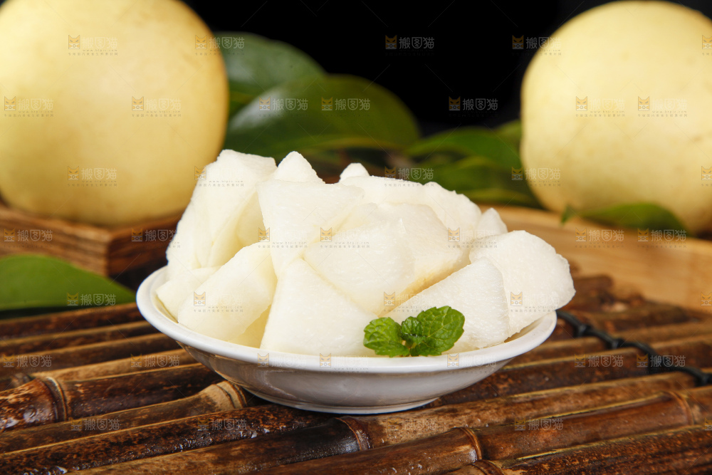 竹底上的河北皇冠梨