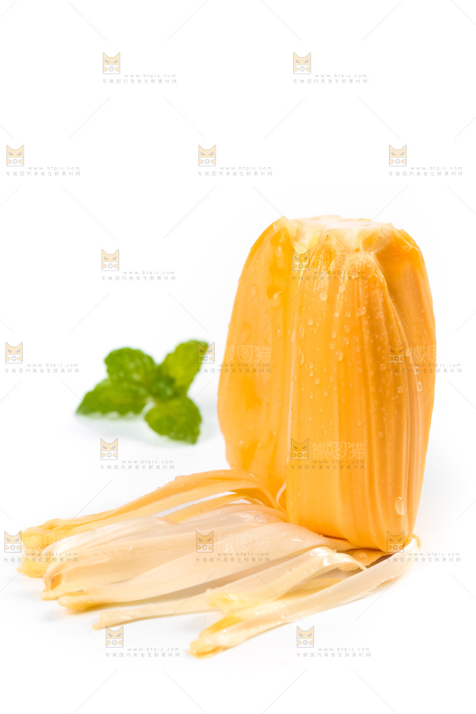 白底上摆放着红心菠萝蜜