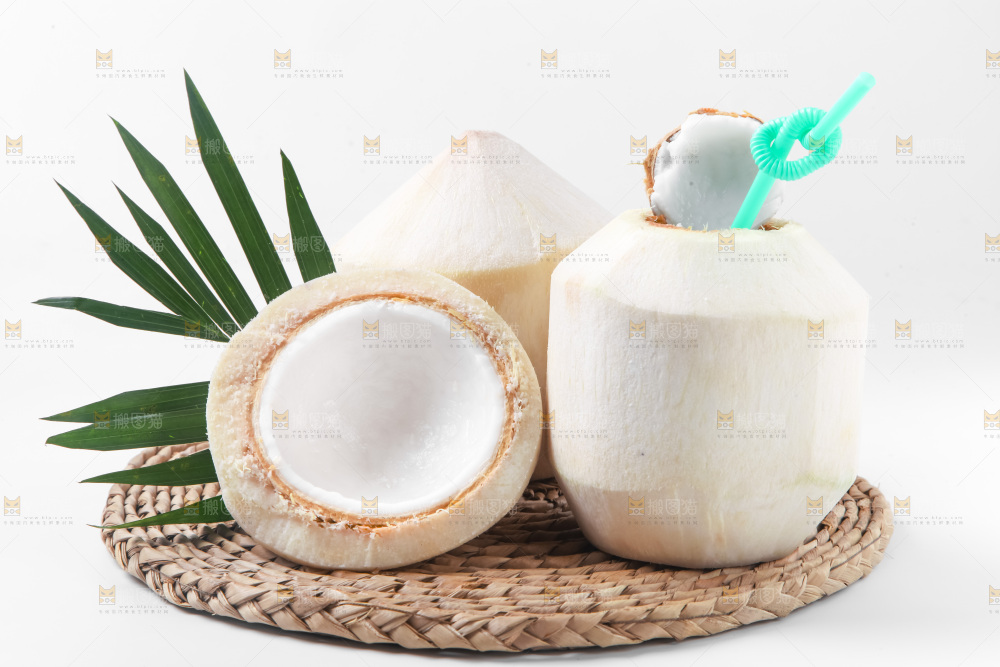 草垫子上的香水椰青