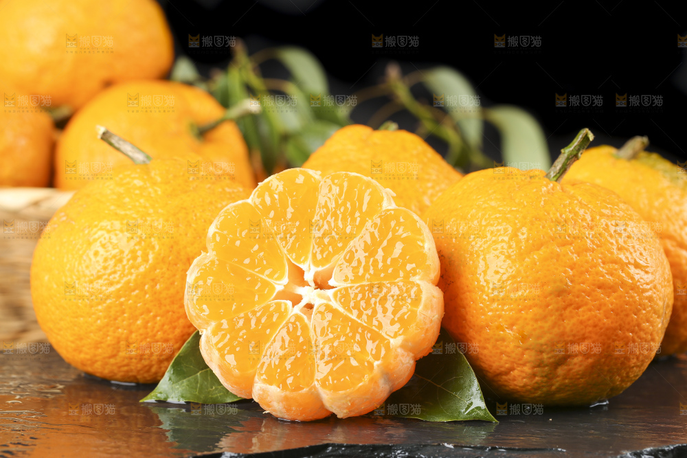 石板上的椪柑
