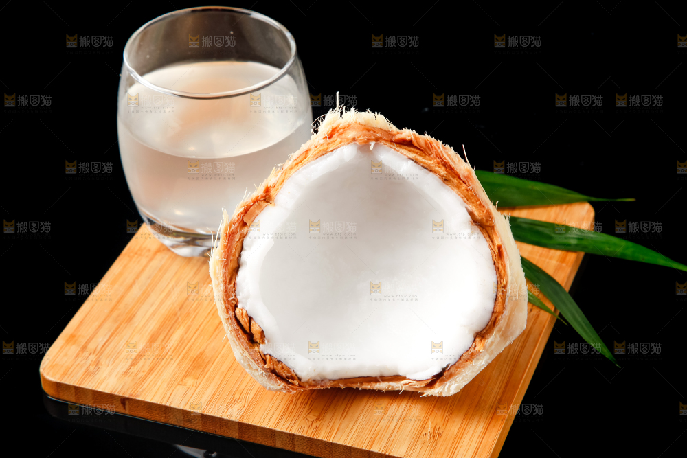 木板上的青椰子