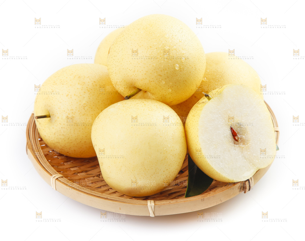白底上放着一篮子酥梨