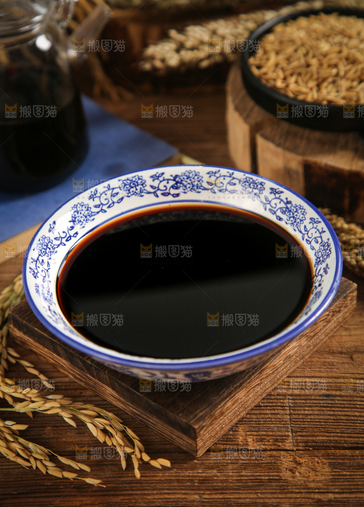 盘子里装着老陈醋