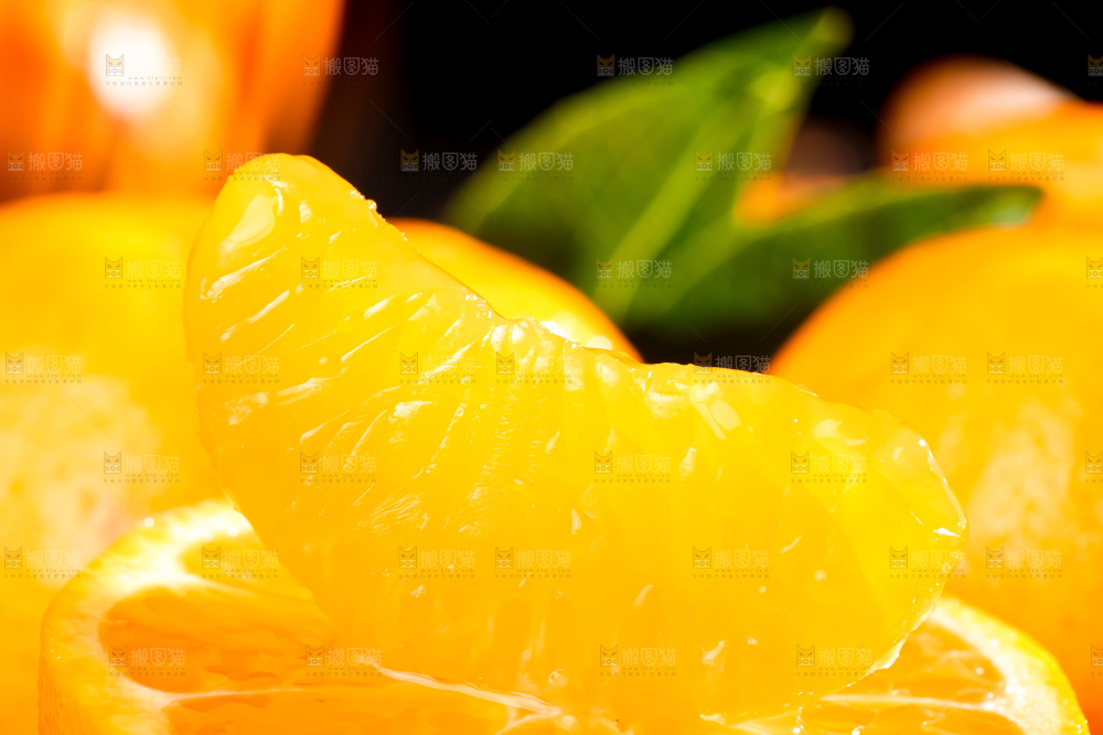 黑石板上放着永春芦柑