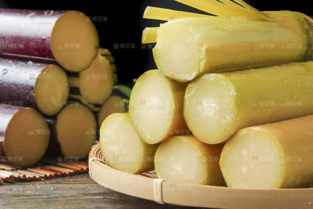 木板上的黄皮甘蔗