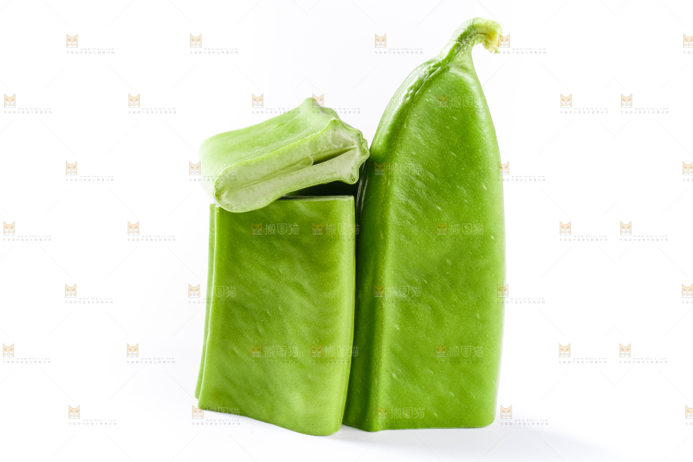 白底上放着刀豆