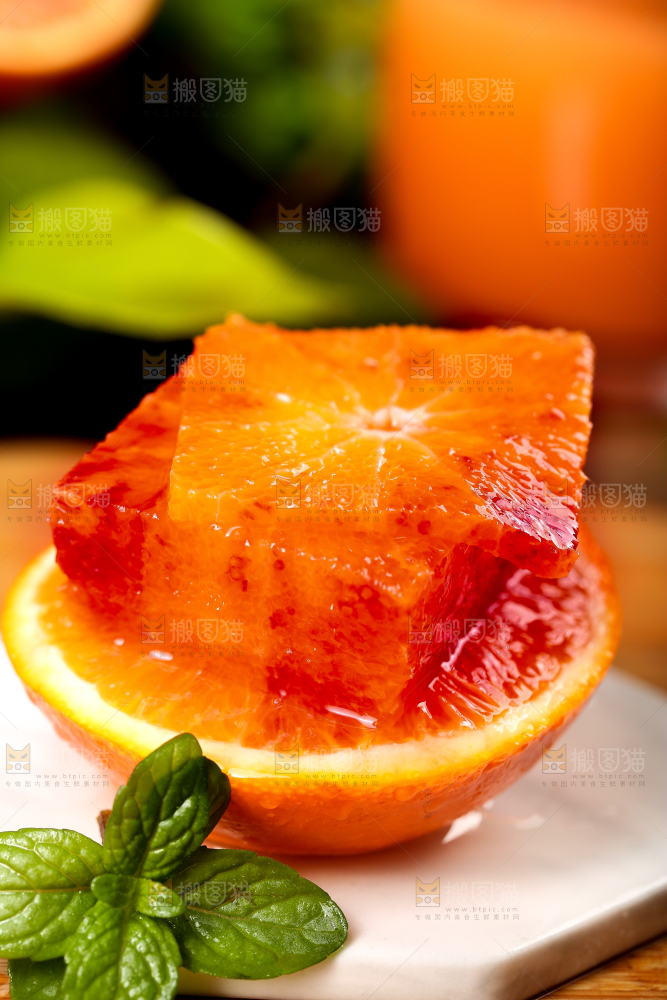 木底上放着长寿塔罗科血橙