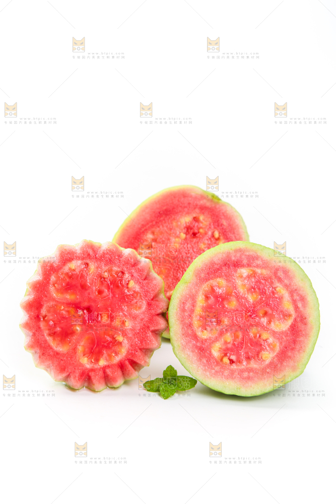 白底上摆放着红心芭乐